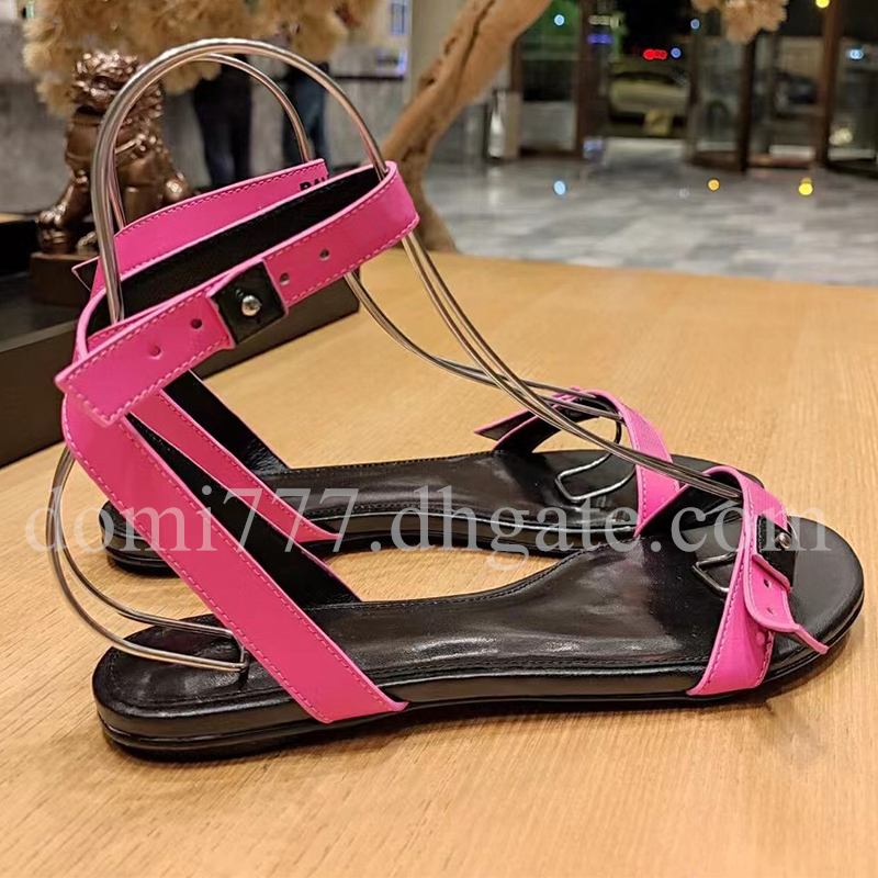 Top-Quality Fashion Women's Flat Leather Sandals with Letter Logo Summer Sandals EU35-42, Black
Top-Quality Fashion Women's Flat Leather Sandals with Letter Logo Summer Sandals EU35-42, Black