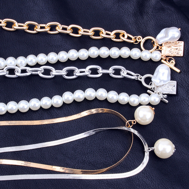 Chokers Fashion Chain Pearl Necklace For Women Baroque Metal Charm Pendant Necklaces Choker Snake Jewelry Gold Silver Color 230519