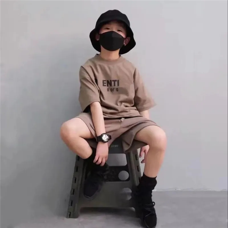 fashion Baby Kids Designer Clothes Summer Short Sleeve Tshirts And Shorts Sets Boys Girls Designers Tracksuits Children Outfit Sportsuits dhgate, Black
fashion Baby Kids Designer Clothes Summer Short Sleeve Tshirts And Shorts Sets Boys Girls Designers Tracksuits Children Outfit Sportsuits dhgate, Black