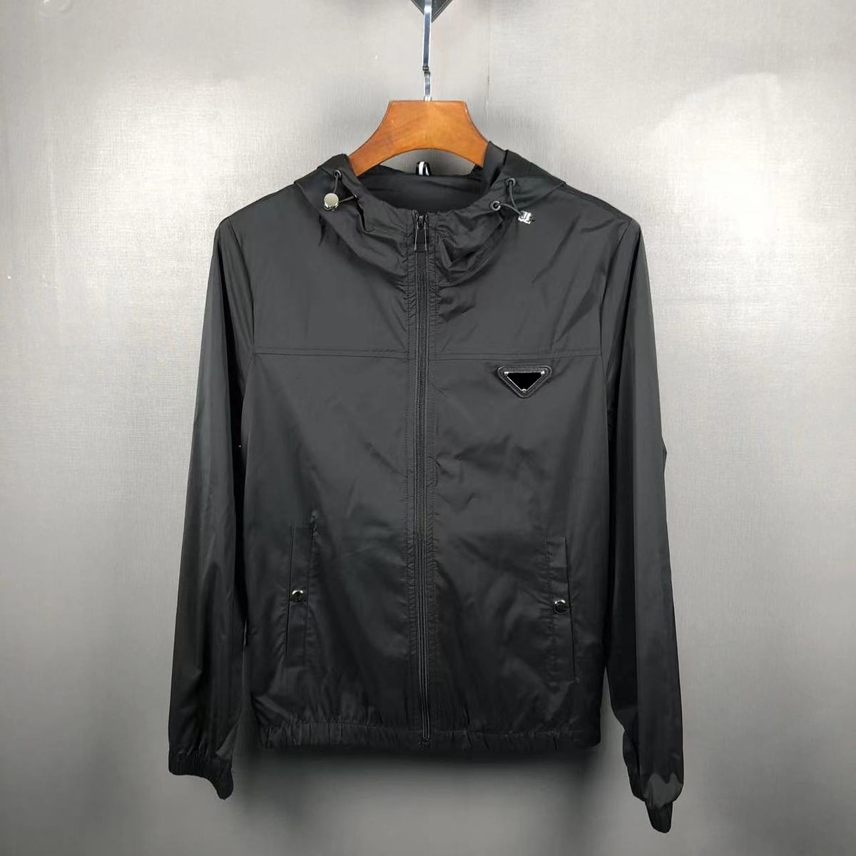 P-ra Original Style Fashion Designer Men's Thin Jackets 2023 Trendy Slim Hooded Jacket Couples Classic Trend Zipper Long Sleeve Fit Sports Hoodie Coat Top Coats E6NK, White
P-ra Original Style Fashion Designer Men's Thin Jackets 2023 Trendy Slim Hooded Jacket Couples Classic Trend Zipper Long Sleeve Fit Sports Hoodie Coat Top Coats E6NK, White
