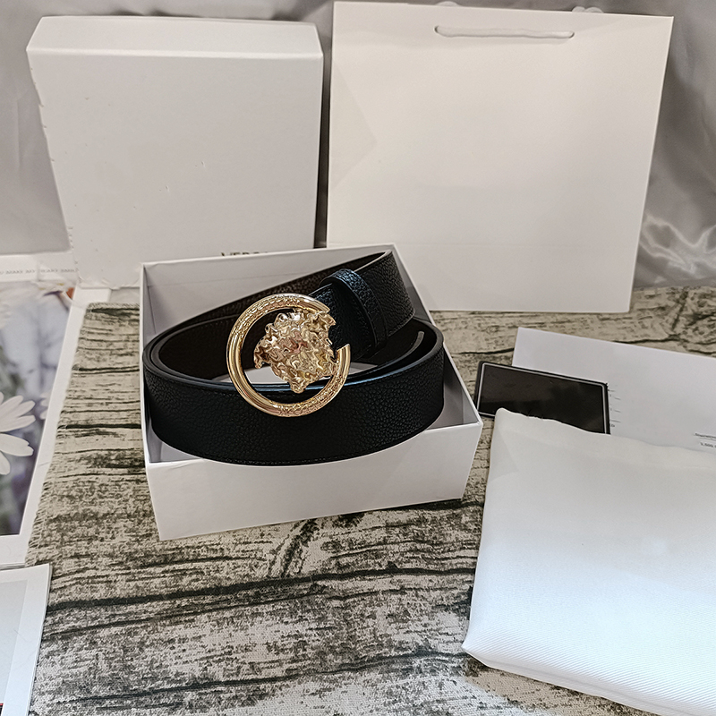 Designer belt luxury mens belt business design belts material leather fashion casual style belt many styles to choose from buckle head 3.8cm very good, As pics
Designer belt luxury mens belt business design belts material leather fashion casual style belt many styles to choose from buckle head 3.8cm very good, As pics