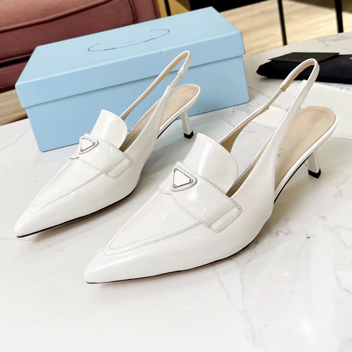 Pointed toe sandals fashionable women 5.5CM high heel dress shoe triangular buckle decoration high quality patent leather kitten heels designer shoes, Black
Pointed toe sandals fashionable women 5.5CM high heel dress shoe triangular buckle decoration high quality patent leather kitten heels designer shoes, Black