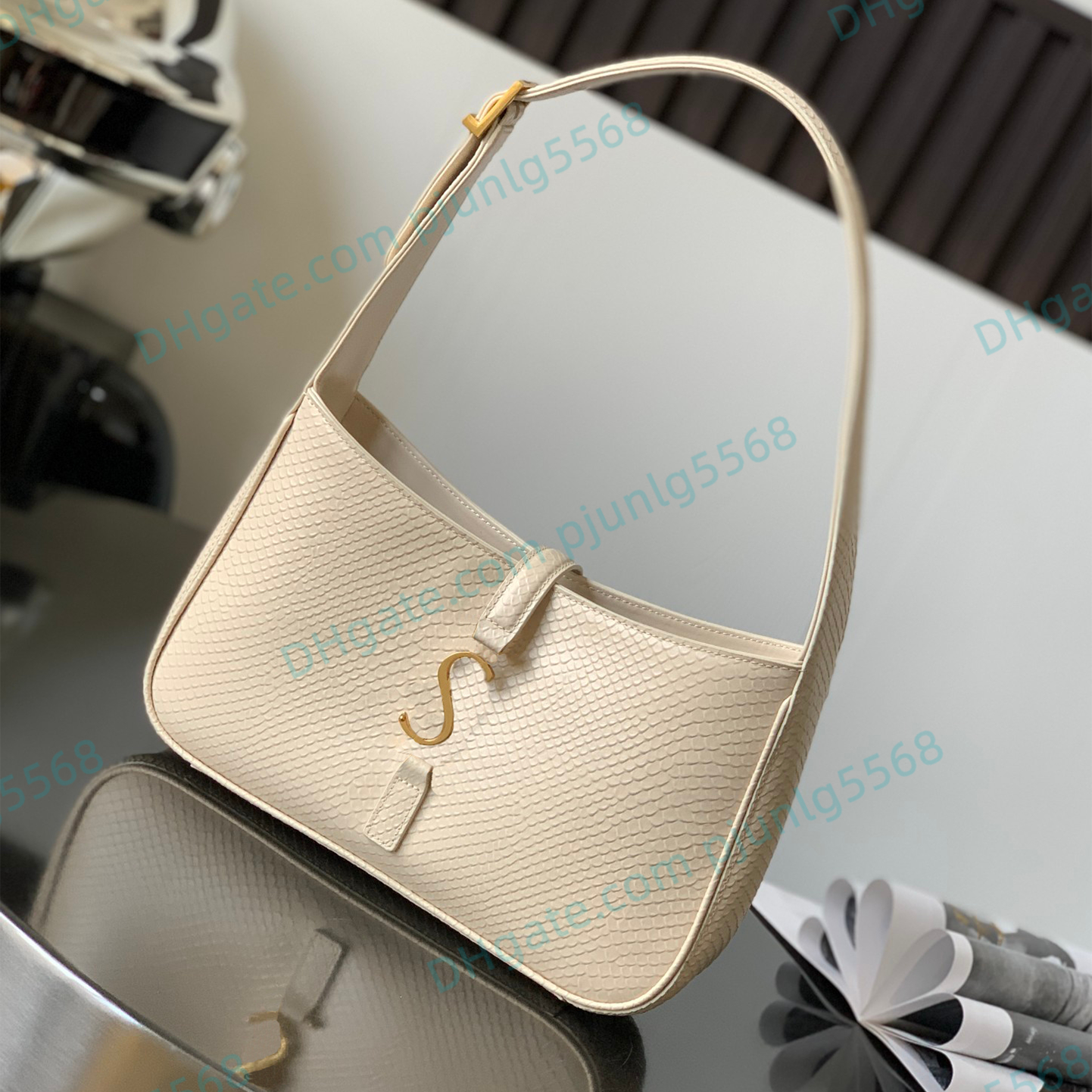 Womens man tabby hand bags luxury tote real serpentine baguette shoulder bags mirror square fashion satchel fashion bags Tape box, Grey
Womens man tabby hand bags luxury tote real serpentine baguette shoulder bags mirror square fashion satchel fashion bags Tape box, Grey