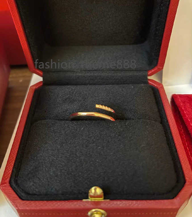 Love Ring High quality designer Ring Nail Ring fashion jewelry man wedding promise rings for woman anniversary gift
Love Ring High quality designer Ring Nail Ring fashion jewelry man wedding promise rings for woman anniversary gift