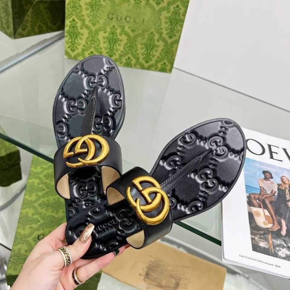 2023 Summer luxury gucci Sandals Designer women gg Flip flops Slipper Fashion Genuine Leather slides Metal Chain Ladies Casual shoes, Color 5
2023 Summer luxury gucci Sandals Designer women gg Flip flops Slipper Fashion Genuine Leather slides Metal Chain Ladies Casual shoes, Color 5
