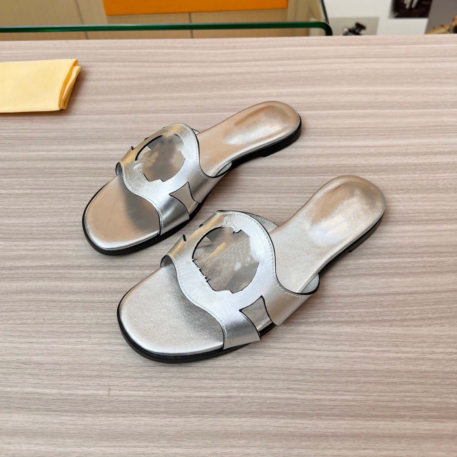 New Isola Flat Mule Designers women slipper Gold Metallic lamb leather Circle letter logo signature Fashionable Big size 35-43 11
New Isola Flat Mule Designers women slipper Gold Metallic lamb leather Circle letter logo signature Fashionable Big size 35-43 11