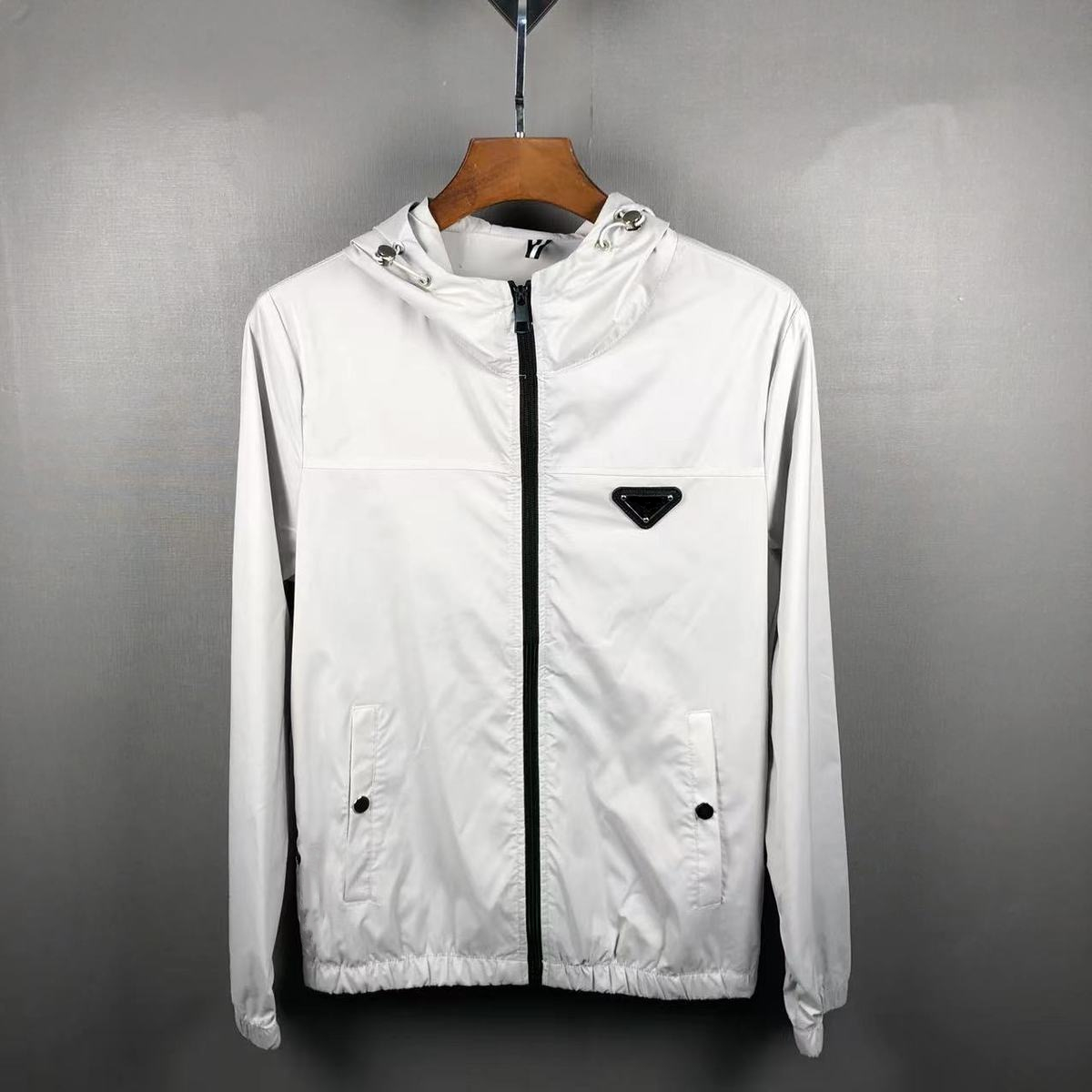 P-ra Original Style Fashion Designer Men's Thin Jackets 2023 Trendy Slim Hooded Jacket Couples Classic Trend Zipper Long Sleeve Fit Sports Hoodie Coat Top Coats 0D0L, White
P-ra Original Style Fashion Designer Men's Thin Jackets 2023 Trendy Slim Hooded Jacket Couples Classic Trend Zipper Long Sleeve Fit Sports Hoodie Coat Top Coats 0D0L, White