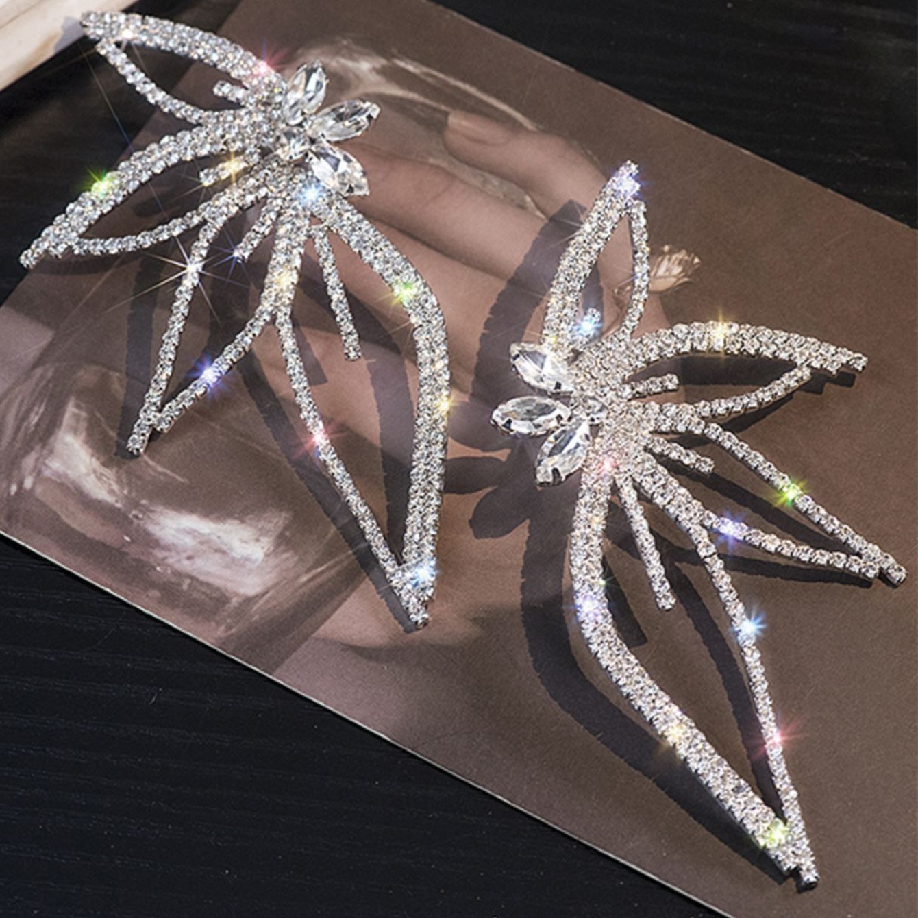 Stud Womens Fashion Accessories Exaggerated Zircon Maple Leaf Flower Earrings for Woemn Personality Statement Jewelry Gift mujer 230519
