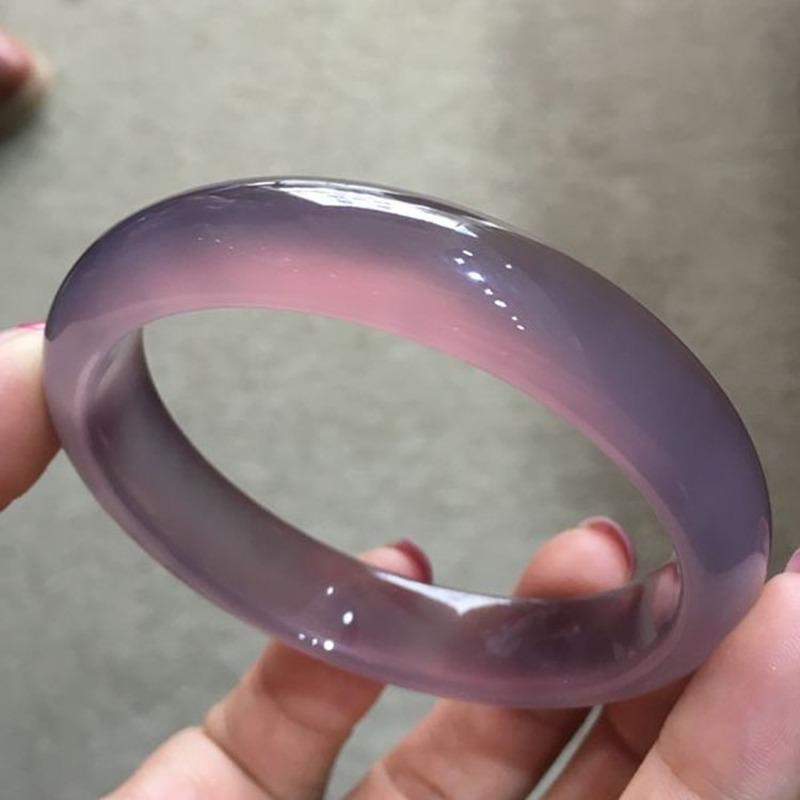 Bangle Chinese Natural Purple Chalcedony Hand Carved Wide Bar Jade Bracelet Fashion Boutique Jewelry Lady Purple Agate Bracelet
Bangle Chinese Natural Purple Chalcedony Hand Carved Wide Bar Jade Bracelet Fashion Boutique Jewelry Lady Purple Agate Bracelet