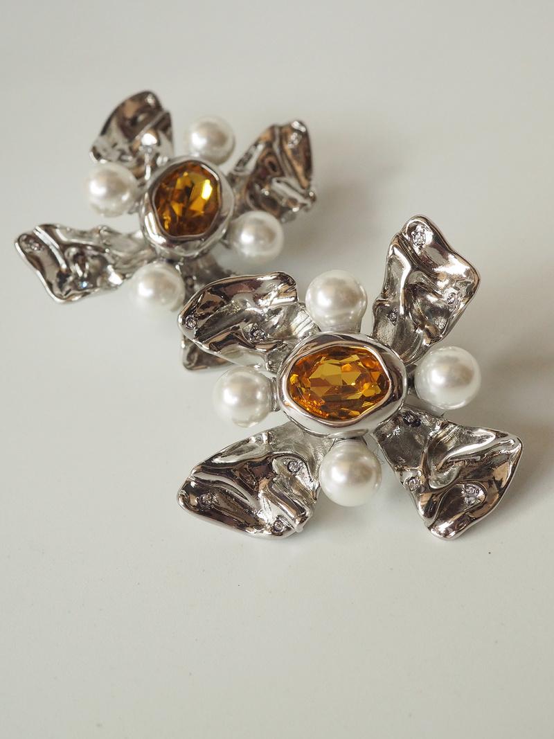 Back Timeless Wonder Glam Zirconia Pearl Geo Clip on Earrings Women Designer Jewelry Gothic Boho Non Pierced Luxury Brand Slay 4323
Back Timeless Wonder Glam Zirconia Pearl Geo Clip on Earrings Women Designer Jewelry Gothic Boho Non Pierced Luxury Brand Slay 4323