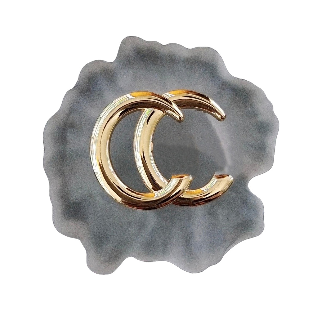 GLogo Stamp Brand Designer Brooches Pins 18k Gold Silver Badge Brooch Designer Jewelry Gift Flip Collar Pins Unisex Versatile Dress Pins Vintage Black Brooches
GLogo Stamp Brand Designer Brooches Pins 18k Gold Silver Badge Brooch Designer Jewelry Gift Flip Collar Pins Unisex Versatile Dress Pins Vintage Black Brooches