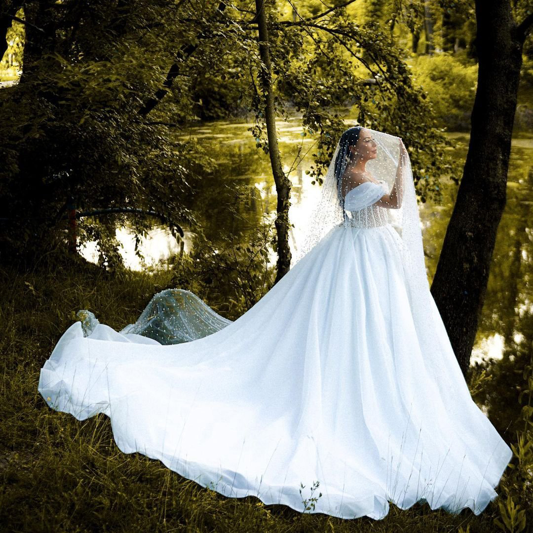 Pearls Ball Gown Wedding Dresses Off The Shoulder Pleat Neckline Bridal Gowns Exposed Boning Garden Vestidos De Mariage