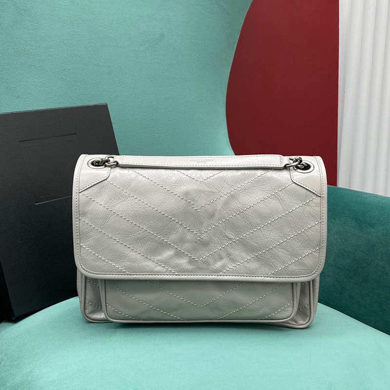 Designer Chain Bag Luxury Tote Bag Genuine Leather Shoulder HandBag 28CM High Imitation Underarm Bag With Box ZY006
Designer Chain Bag Luxury Tote Bag Genuine Leather Shoulder HandBag 28CM High Imitation Underarm Bag With Box ZY006