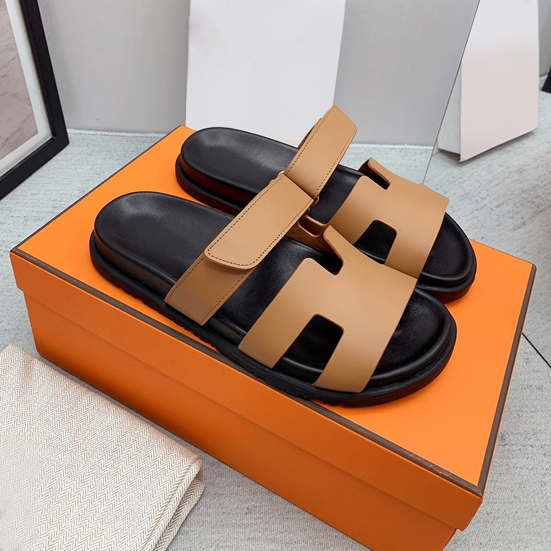 Designer slipper Chypre sandal slides Beach shoes Classic Flat Luxury Summer Lady Sliders Leather Flip Flops black Top Quality Men Women chypres Sandals slippers, C10
Designer slipper Chypre sandal slides Beach shoes Classic Flat Luxury Summer Lady Sliders Leather Flip Flops black Top Quality Men Women chypres Sandals slippers, C10