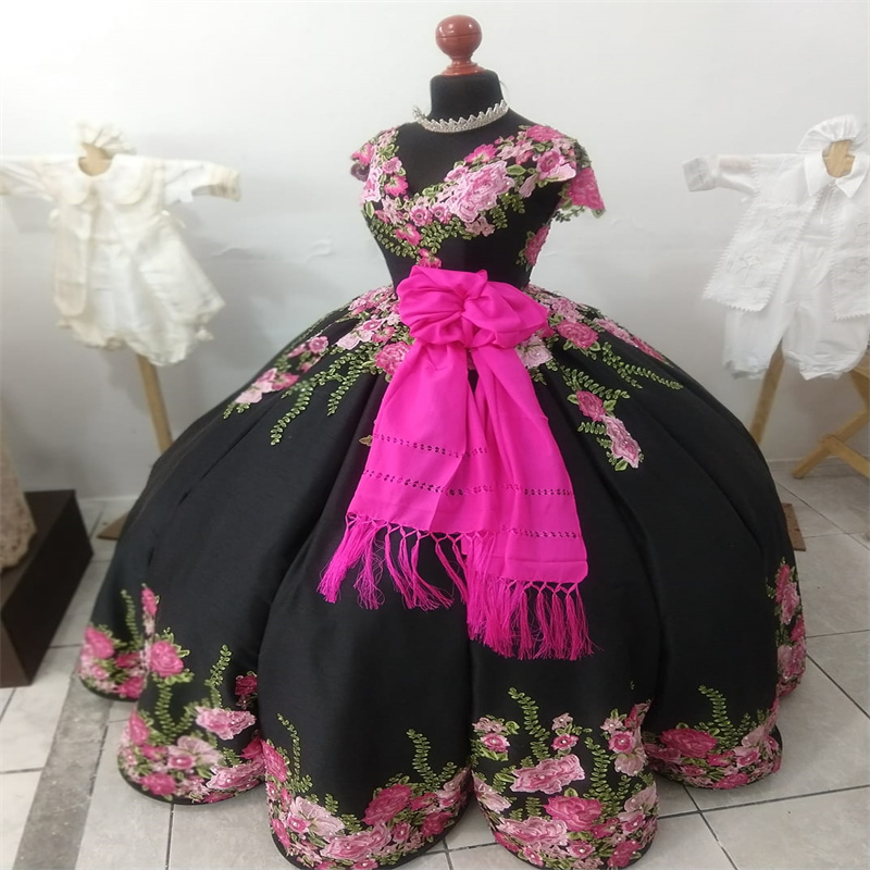 Black Mexican Quinceanera Dresses 2023 With Rose Flower Pattern Appliques Lace Goth Sweet 16Party Gowns Vintage Corset Promt vestidos de 15 quinceaner