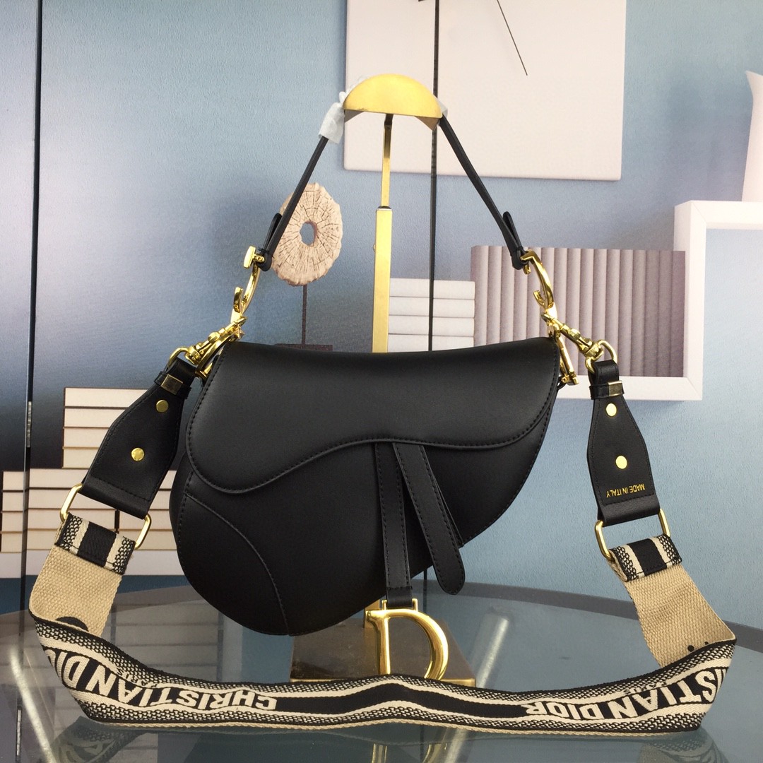 DIOR Handbag Saddles bag with Strap Designer Bag backpacks Tote Wallet magnetic Metal pendant Purses Top 5A Shoulder bags Womens Crossbody Handbags 2023 new items, #12
DIOR Handbag Saddles bag with Strap Designer Bag backpacks Tote Wallet magnetic Metal pendant Purses Top 5A Shoulder bags Womens Crossbody Handbags 2023 new items, #12