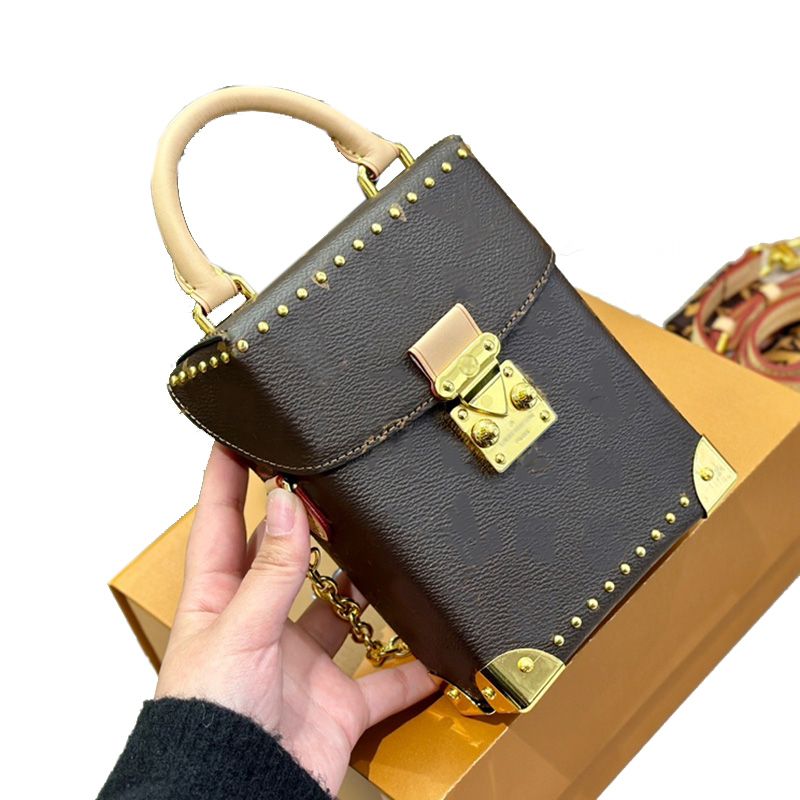 Designers Classic Mini Soft Trunk Shoulder Bags Handbags France Brand 5A Quality Genuine Leather Old Flower Crossbody Bag Women Messenger Luxury Designers Bag 17CM, Brown
Designers Classic Mini Soft Trunk Shoulder Bags Handbags France Brand 5A Quality Genuine Leather Old Flower Crossbody Bag Women Messenger Luxury Designers Bag 17CM, Brown