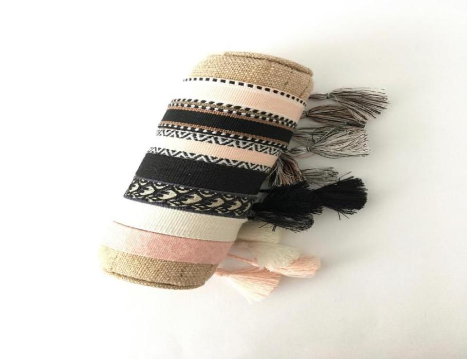 Luxury Jewelry Bracelet For Women Cotton Fabric Letter Signature Embroidery Bracelet Woven Bangle Tassel Laceup Stacking Char1220418
Luxury Jewelry Bracelet For Women Cotton Fabric Letter Signature Embroidery Bracelet Woven Bangle Tassel Laceup Stacking Char1220418