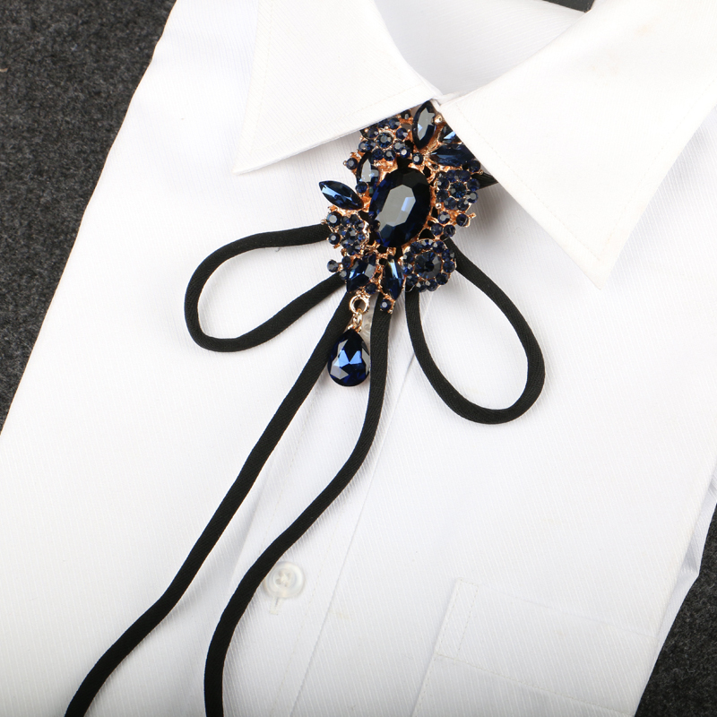 Neck Ties Elegant Men Western American Cowboy Necklace Bolo Tie Accessory Women Wedding Alloy Shine Crystal Necktie Chic Bowtie 230519
