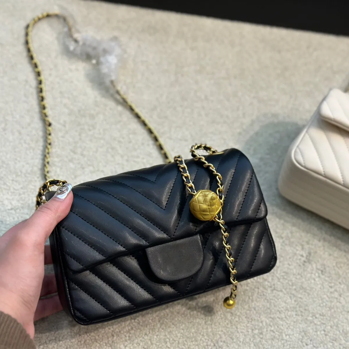 Designer Woman Luxurys Chain Bag 20CM Top Quality Lady Luxury Brand Fashion Shoulder Tote Crossbody Handbag Vintage Classic Envelope Purse Classic Wallet, 20cm black
Designer Woman Luxurys Chain Bag 20CM Top Quality Lady Luxury Brand Fashion Shoulder Tote Crossbody Handbag Vintage Classic Envelope Purse Classic Wallet, 20cm black