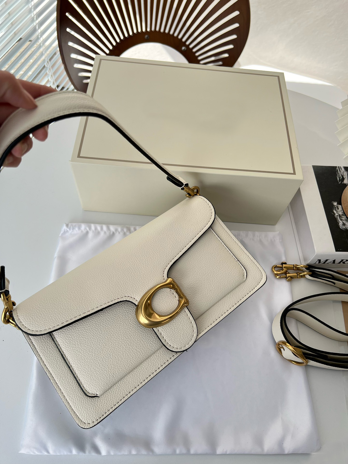 2023 designer bag luxury handbag crossbody shoulder bag for women genuine leather female fashion cross body bag flap designer bags Black white pink Medium Large, Blue 30cm tote
2023 designer bag luxury handbag crossbody shoulder bag for women genuine leather female fashion cross body bag flap designer bags Black white pink Medium Large, Blue 30cm tote