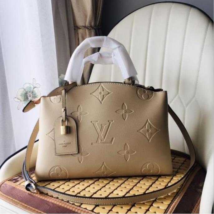 handbag crossbody bag shoulder bags for women sacoche fashion chains handbags chain Louis Vuitton Gucci GG guccie guccy YSLs LV LVS purse messenger Envelope Q30, A+
handbag crossbody bag shoulder bags for women sacoche fashion chains handbags chain Louis Vuitton Gucci GG guccie guccy YSLs LV LVS purse messenger Envelope Q30, A+
