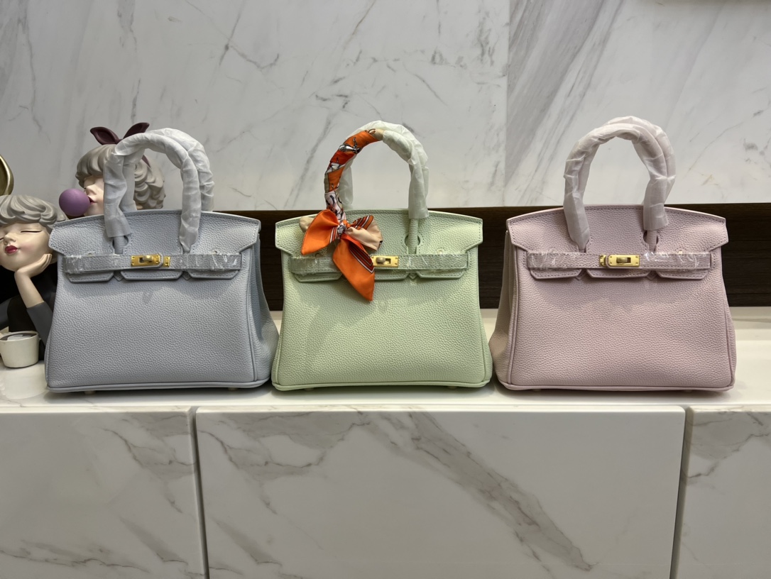 2023 New Design Bags High-grade Textured Leather Bags Luxury Bags Ladies Handbags Fashion Shoulder Bags Bright Colors wallets backpacks pink bags, Color1
2023 New Design Bags High-grade Textured Leather Bags Luxury Bags Ladies Handbags Fashion Shoulder Bags Bright Colors wallets backpacks pink bags, Color1