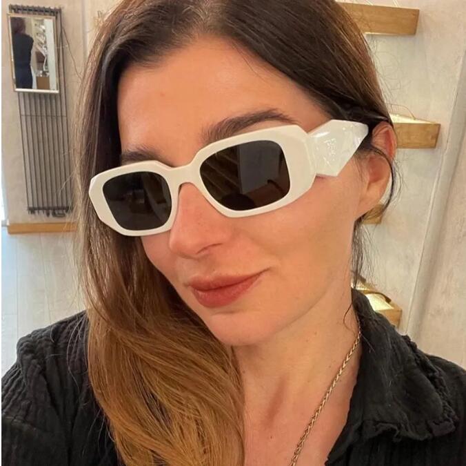 Designer Sunglasses Classic Eyeglasses Goggle Outdoor Beach Sun Glasses For Man Woman 6 Color Optional Triangular Signature With Box
Designer Sunglasses Classic Eyeglasses Goggle Outdoor Beach Sun Glasses For Man Woman 6 Color Optional Triangular Signature With Box