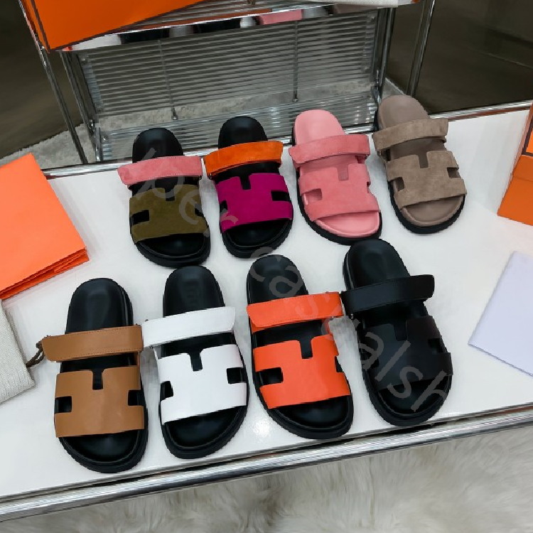 New Oran slippers Fashion Chypre Sandals Designer slides flt mule rubber brown black white sandlas Men Women outdoor loafers wedge slides shoes 35-45
New Oran slippers Fashion Chypre Sandals Designer slides flt mule rubber brown black white sandlas Men Women outdoor loafers wedge slides shoes 35-45