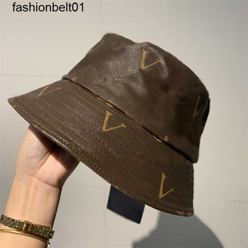 Designer Bucket Hat For Men Womens Luxury Casquette lvity Leather Boater Hats Outdoor Wide Brim Sunhats Unisex Casual Caps Brown Cap Ball Caps
Designer Bucket Hat For Men Womens Luxury Casquette lvity Leather Boater Hats Outdoor Wide Brim Sunhats Unisex Casual Caps Brown Cap Ball Caps