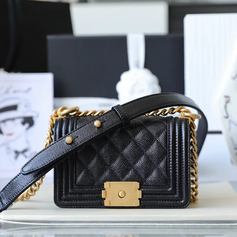 7A High Quality Designers Flap Bag women crossbody handbag Cowhide Messenger Bags 15CM Imitation Fashion lady handbags cross body Shoulder Bag With Box ZC102
7A High Quality Designers Flap Bag women crossbody handbag Cowhide Messenger Bags 15CM Imitation Fashion lady handbags cross body Shoulder Bag With Box ZC102