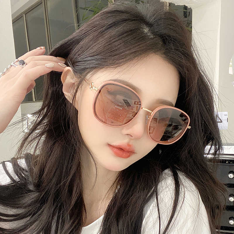 Frames 2022 new Polarized thin Korean Fashion Sunglasses Women's large frame round face the same 6809
Frames 2022 new Polarized thin Korean Fashion Sunglasses Women's large frame round face the same 6809