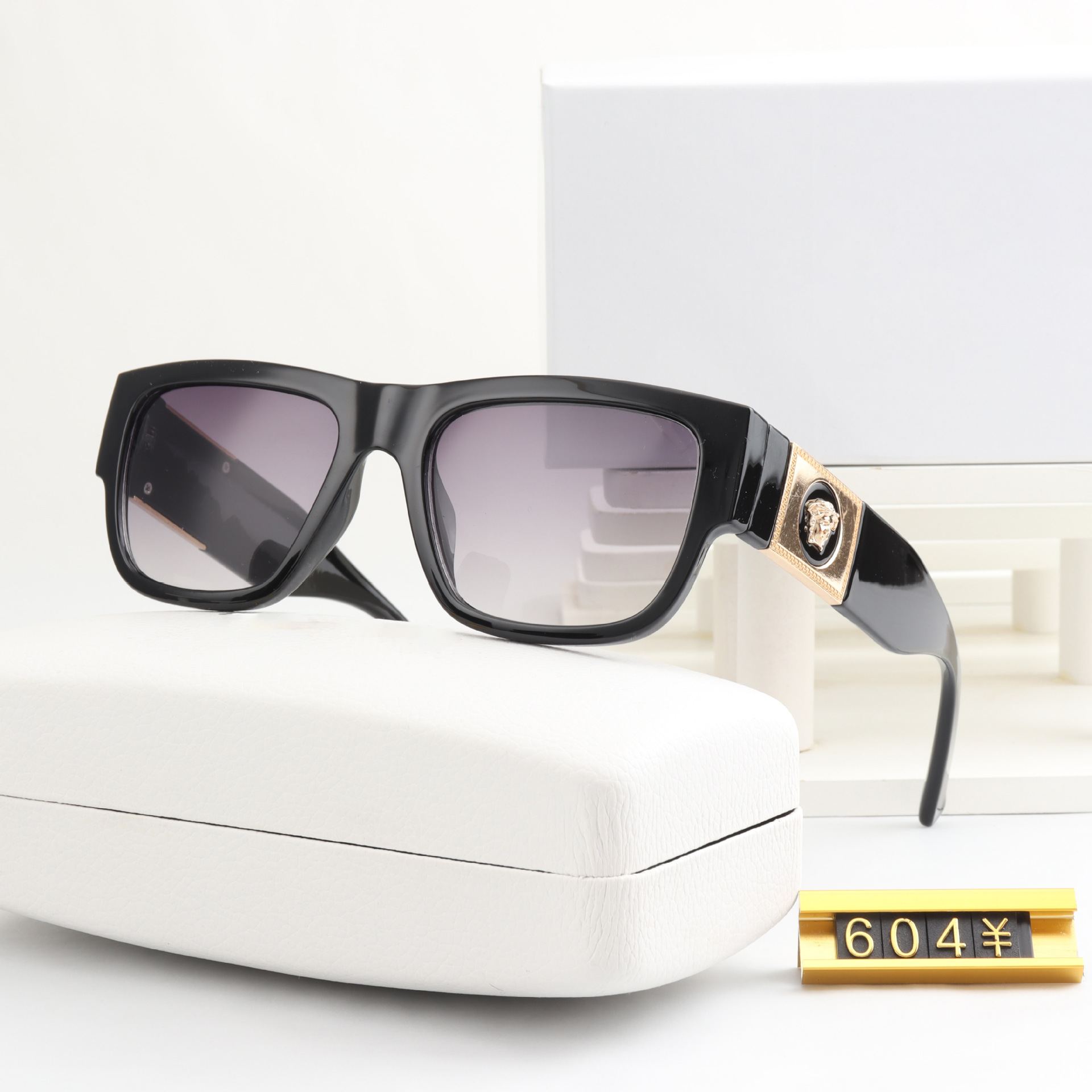 Designer Versage Sunglass Cycle Luxurious Fashion Woman Mens Lovers New Vintage Baseball Sport Conjoined Summer Winter Sun Glasses 
Designer Versage Sunglass Cycle Luxurious Fashion Woman Mens Lovers New Vintage Baseball Sport Conjoined Summer Winter Sun Glasses