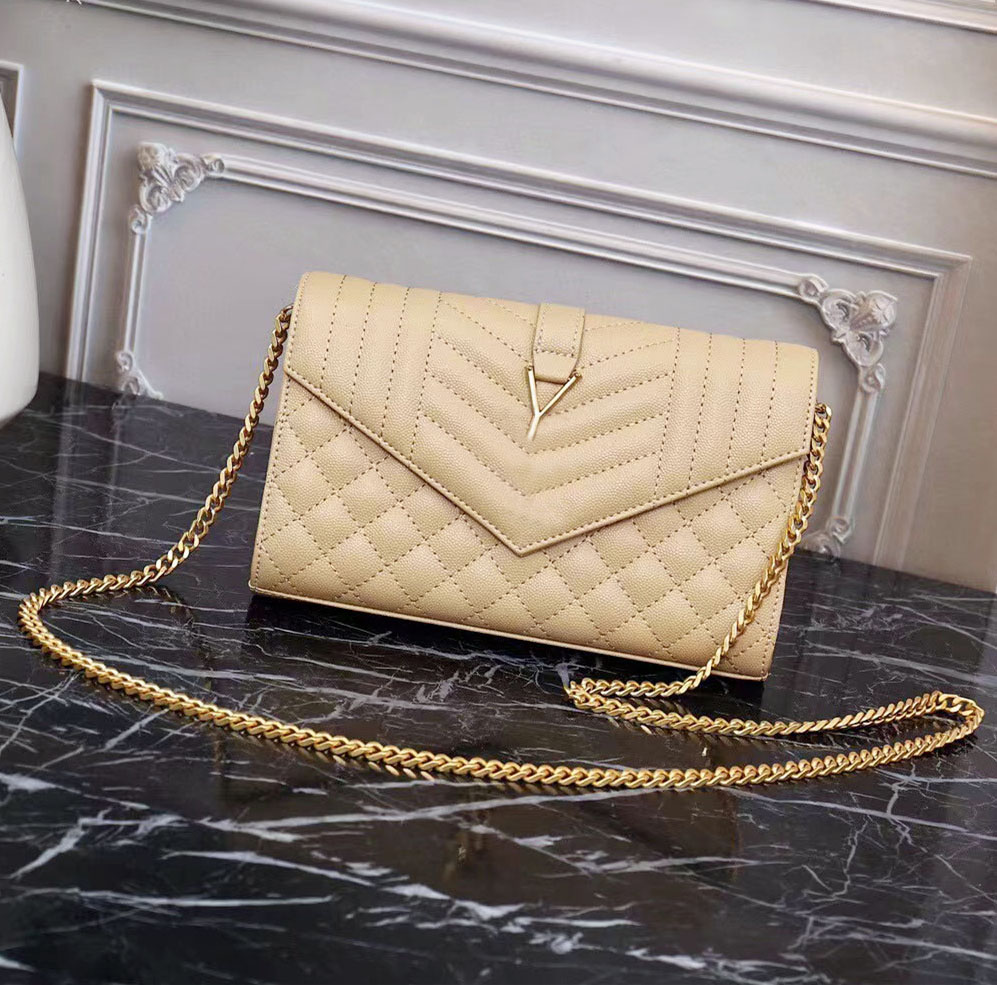 Fashion leather women's One Shoulder bag Luxury designer metal chain fashion bag high-quality casual handheld bag cow pickup bag banquet bag with box
Fashion leather women's One Shoulder bag Luxury designer metal chain fashion bag high-quality casual handheld bag cow pickup bag banquet bag with box