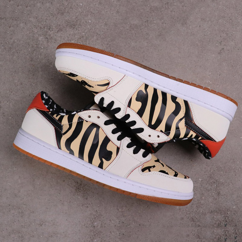 Jumpman 1 1s Low Men Women Basketball Shoes Classic Flat Sports Shoes for Mens Womens Trainers Unisex Walking Athletic Outdoor Shoes Sneakers, 01
Jumpman 1 1s Low Men Women Basketball Shoes Classic Flat Sports Shoes for Mens Womens Trainers Unisex Walking Athletic Outdoor Shoes Sneakers, 01