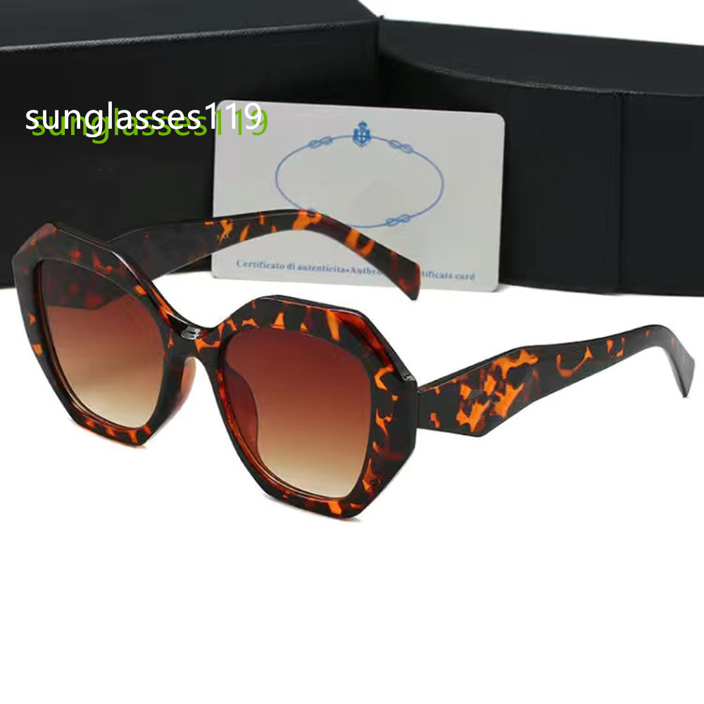 Luxury designer sunglasses for women mens glasses polarized uv protectio lunette gafas de sol shades goggle with box beach sun small frame fashion sunglasses A11
Luxury designer sunglasses for women mens glasses polarized uv protectio lunette gafas de sol shades goggle with box beach sun small frame fashion sunglasses A11