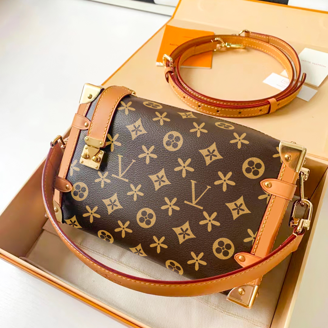 M46358 M21741 louvis side trunk Shoulder bag Luxury Designer Genuine Leather Womens Mens wallets tote graffiti clutch handbag sling strap lady crossbody S-lock bags, Brown embossed
M46358 M21741 louvis side trunk Shoulder bag Luxury Designer Genuine Leather Womens Mens wallets tote graffiti clutch handbag sling strap lady crossbody S-lock bags, Brown embossed