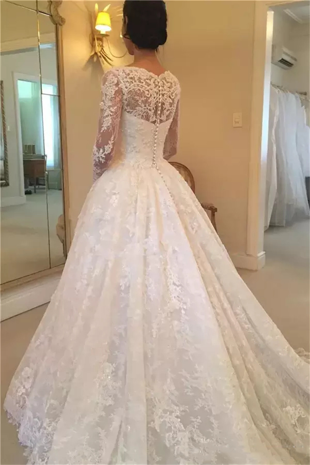 Gorgeous A Line Lace Wedding Dresses Long Sleeves Scoop Neck Back Buttons Ivory Appliques Formal Bridal Gowns Court Train Chapel Luxury Bride Dress
