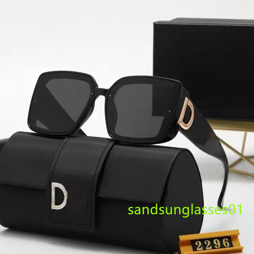 luxury Sunglasses polaroid lens Designer letter womens Mens Goggle senior Eyewear For Women eyeglasses frame Vintage Metal Sun Glasses With B17
luxury Sunglasses polaroid lens Designer letter womens Mens Goggle senior Eyewear For Women eyeglasses frame Vintage Metal Sun Glasses With B17