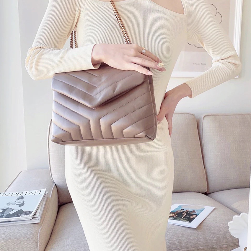 Designer Chain Bags Luxury Flap Bags 1:1 Quality Genuine Leather Shoulder Bags 24CM With Box MY004
Designer Chain Bags Luxury Flap Bags 1:1 Quality Genuine Leather Shoulder Bags 24CM With Box MY004