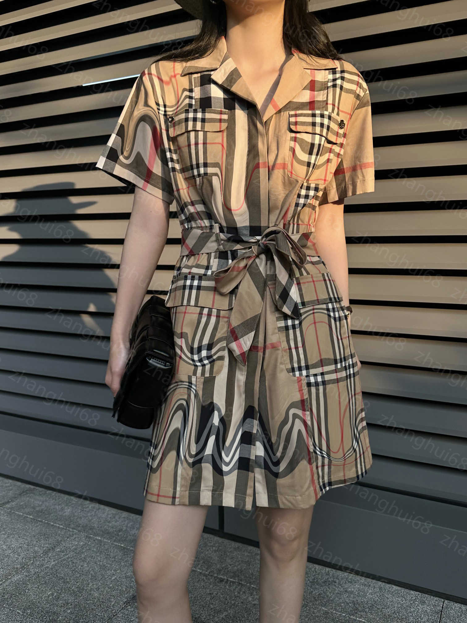 23ss womens designer clothing summer dresses women dress Lapel plaid patchwork receive waist belt short sleeve shirt dress High quality womens clothing, 16
23ss womens designer clothing summer dresses women dress Lapel plaid patchwork receive waist belt short sleeve shirt dress High quality womens clothing, 16