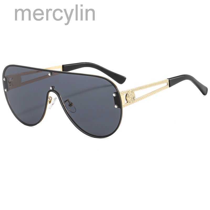 Luxury Designer Versage Sunglasses Men's Women's Vercace Sunglasses Fashionable Head Integrated Lenses Sunglasses Borderless Sunglasses
Luxury Designer Versage Sunglasses Men's Women's Vercace Sunglasses Fashionable Head Integrated Lenses Sunglasses Borderless Sunglasses