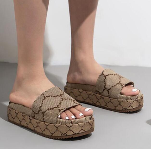 Designer Slipper Women Men Thick Soled Sandals Letter Embroidery Shoes Summer Outdoor Beach Casual Slippers Fashion Luxury Lightweight Foam Black White Shoe, Red
Designer Slipper Women Men Thick Soled Sandals Letter Embroidery Shoes Summer Outdoor Beach Casual Slippers Fashion Luxury Lightweight Foam Black White Shoe, Red