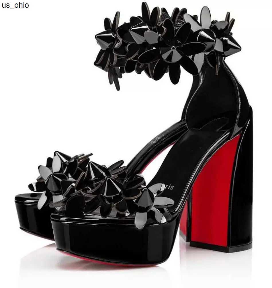 Sandals Summer Luxury Women's Daisy Spikes Sandals Shoes Red Soles High Heels Flower Strappy Square Heel Patent Calf Leather Lady Sandalias EU3543 with box J0523
Sandals Summer Luxury Women's Daisy Spikes Sandals Shoes Red Soles High Heels Flower Strappy Square Heel Patent Calf Leather Lady Sandalias EU3543 with box J0523