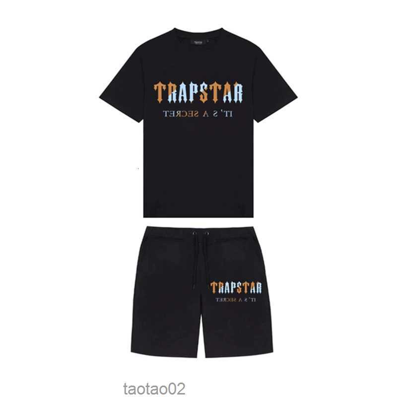 Designer Trapstar Fashion Letter Print Casual Sportswear T-shirt Suit Men's and Women's Shorts Two-piece Set S-2xlg8bq, T-shirt + shorts 17
Designer Trapstar Fashion Letter Print Casual Sportswear T-shirt Suit Men's and Women's Shorts Two-piece Set S-2xlg8bq, T-shirt + shorts 17