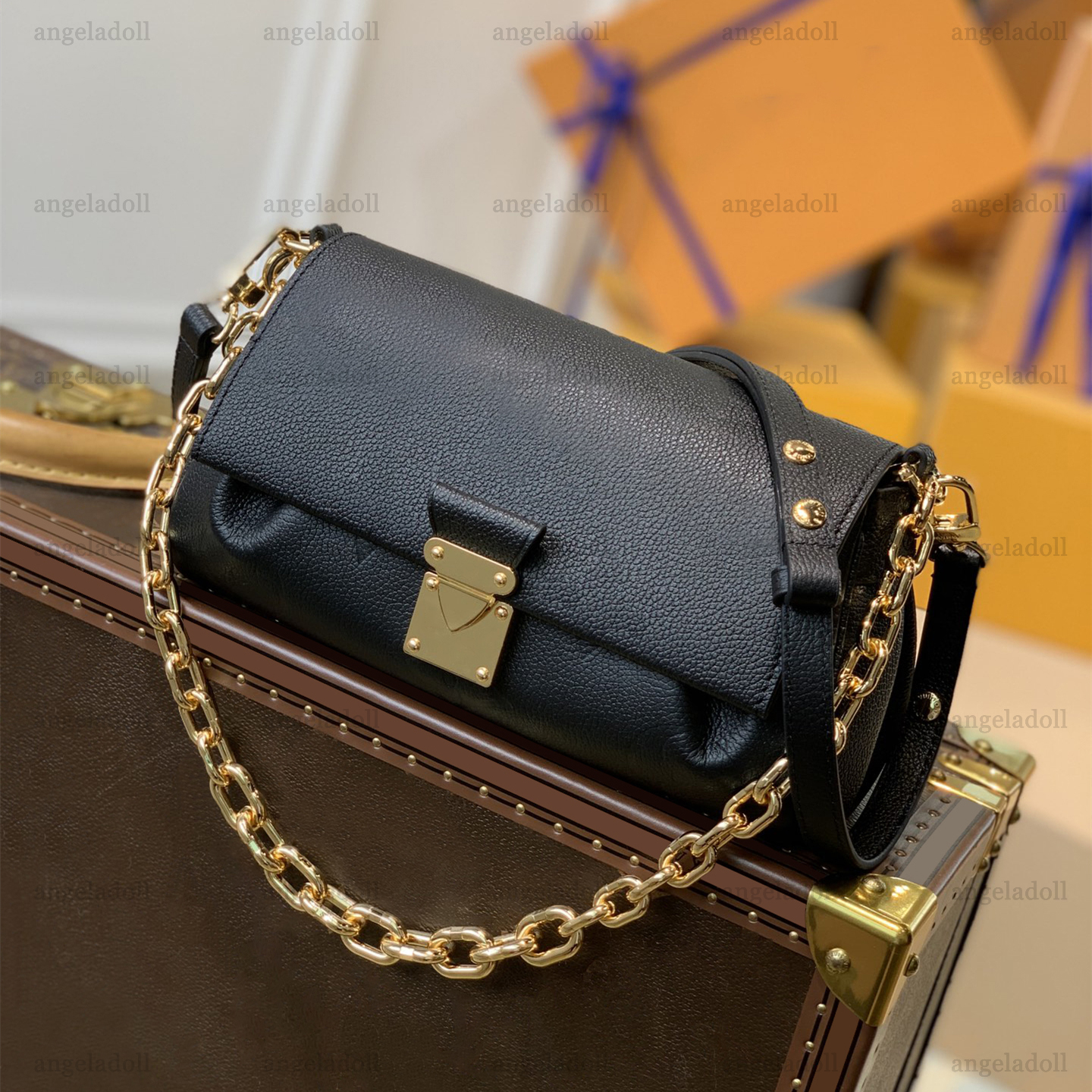 10A Mirror Quality Designers 24cm Small Favorite Bag Womens Flap Hobo Bag Empreinte Embossed Cowhide Leather Black Purse Crossbody Shoulder Strap Bag With Box, Carton
10A Mirror Quality Designers 24cm Small Favorite Bag Womens Flap Hobo Bag Empreinte Embossed Cowhide Leather Black Purse Crossbody Shoulder Strap Bag With Box, Carton