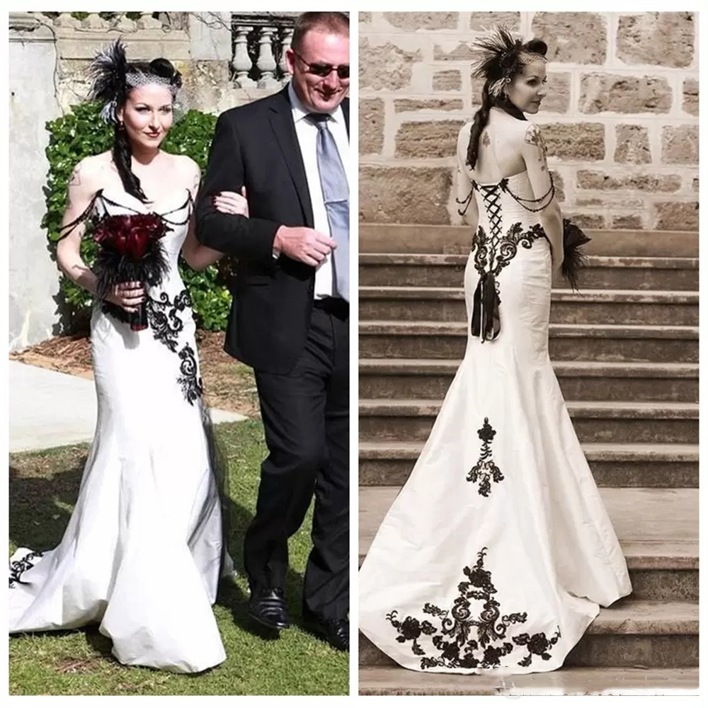 Vintage Ivory And Black Gothic Wedding Dresses Sleeveless Summer Autumn Mermaid Bridal Gowns Lace Appliques Lace-Up Plus Size Bride Dress, Dark red
Vintage Ivory And Black Gothic Wedding Dresses Sleeveless Summer Autumn Mermaid Bridal Gowns Lace Appliques Lace-Up Plus Size Bride Dress, Dark red