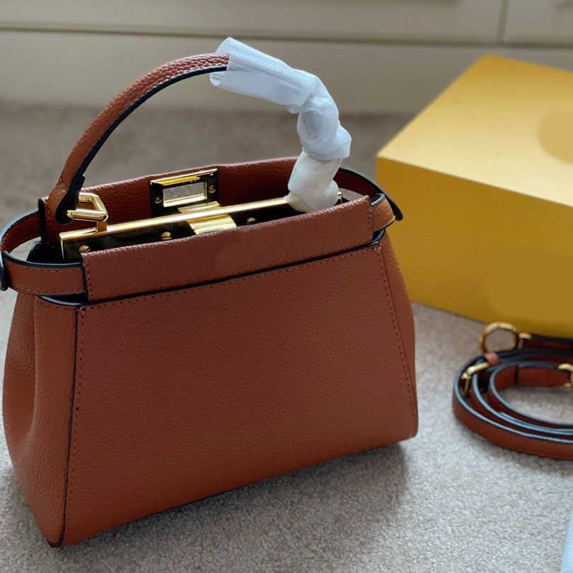 Shoulder Bags Luxury Brand Fashion Simple Square Bag Women's Designer High Quality Real Leather Mobile Phone Lychee Pattern Handbags 211127
Shoulder Bags Luxury Brand Fashion Simple Square Bag Women's Designer High Quality Real Leather Mobile Phone Lychee Pattern Handbags 211127