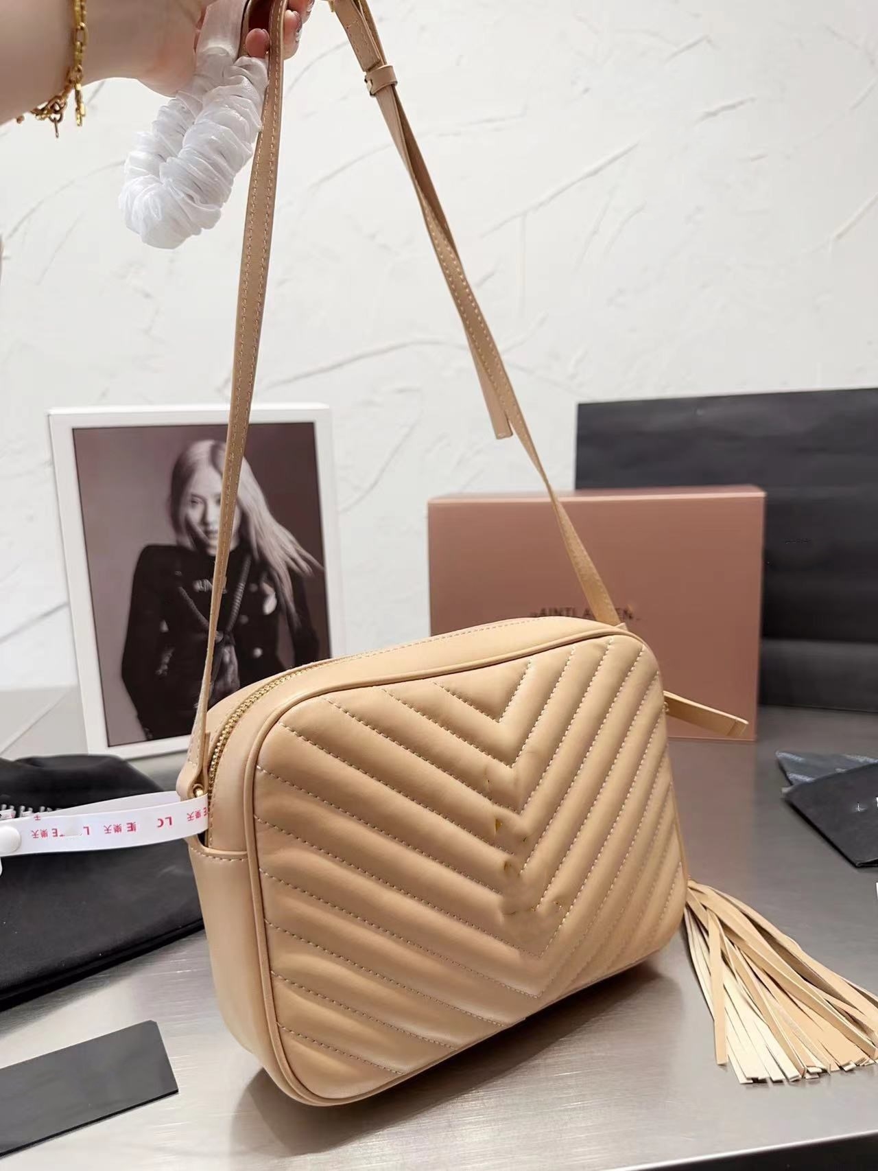 Good Designer LOULOU Handbags ysle tassel Camera Bag for zipper Women Shoulder Bags fashion Bags Genuine Leather 6-color, 10
Good Designer LOULOU Handbags ysle tassel Camera Bag for zipper Women Shoulder Bags fashion Bags Genuine Leather 6-color, 10