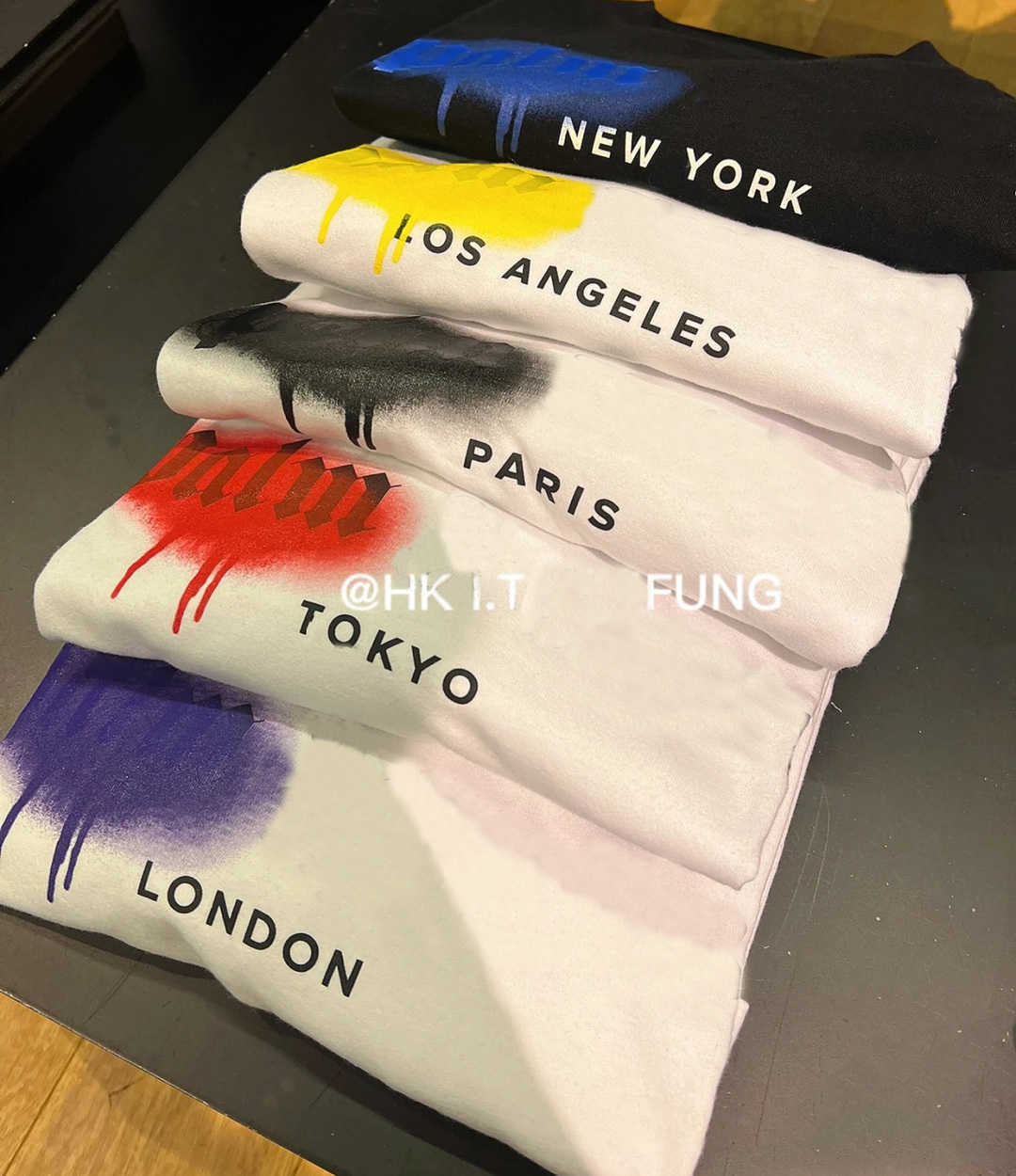 Designer of Luxury T-shirt Brand t Shirt Clothing Spray Letter Short Sleeve Cotton Loose Top Spring Summer pa Tide Men and Women Tee
Designer of Luxury T-shirt Brand t Shirt Clothing Spray Letter Short Sleeve Cotton Loose Top Spring Summer pa Tide Men and Women Tee